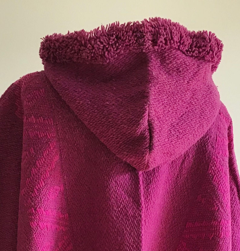 Women/'s Original Fucsia Poncho wool hooded llama coat Fair trade Handwoven in South America Jacket cape Perfect Gift