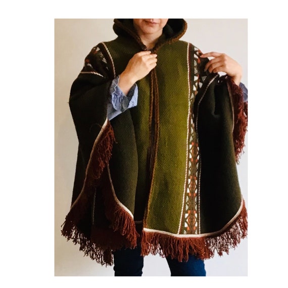 New Geometric Pattern Tassel Hooded Shawl Coat New Geometric Pattern Tassel Hooded Shawl Coat
