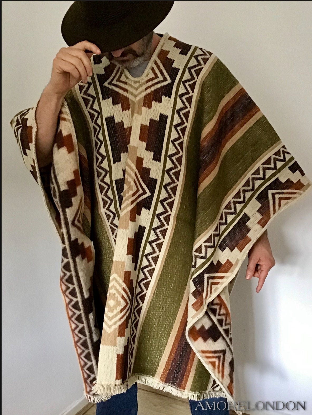 Poncho de oveja para hombre