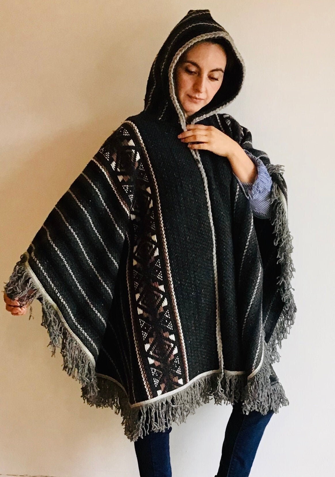 Woman Original South American poncho 