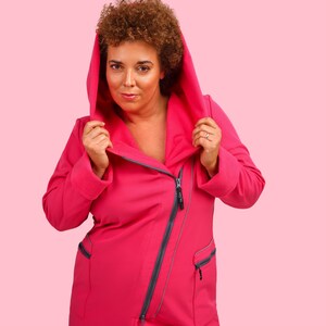 Pinkfarbener Softshell-Fahrradregenmantel, Trenchcoat mit Kapuze, Reflektorstreifen