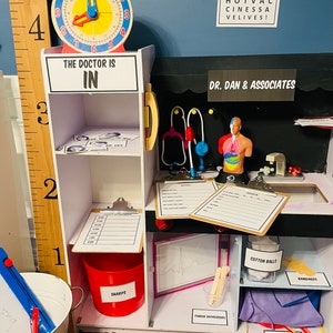 Doctor Dramatic Play Printables, Pretend Play Doctor Clinic with Personalized Sign and Name Badges, Medical Dramatic Play Set
