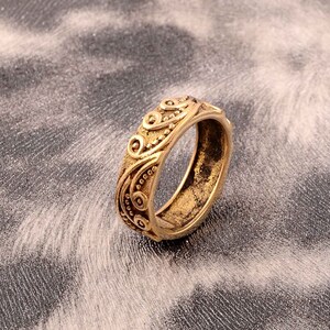 Anillo con textura de flor rellena de oro, anillo floral, anillo de oro de 18 k, anillo de banda para hombre y mujer, anillo apilable de oro, anillo minimalista, regalo para ella