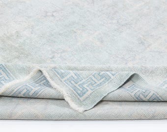Grande tappeto turco Oushak vintage in lana annodato a mano, dimensioni 8'4" x 9'11" (unità metrica 255 x 303 cm)
