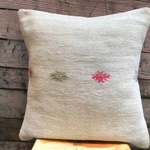 Turkish kilim pillow cover/Vintage Turkish Anatolian Rectangular Handwoven  Wool Kilim  Pillowcase / Pillowcover hemp pillow