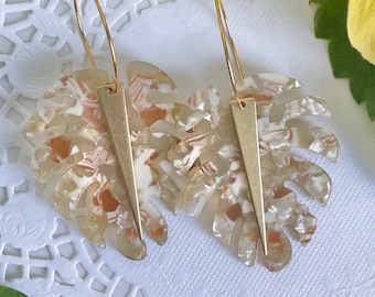 Monstera Earrings with Triangular Brass Bar, Acrylic Monstera Leaf, Beige Acrylic Monstera Deliciosa Leaf Dangles, Green Tropical Leaf.