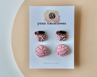 Concha y Cafecito-stekerspakket: handgeschilderde talavera-kleioorbellen.