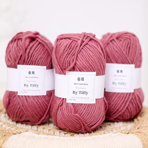 100 %  Pink Wool yarn - Knitting yarn - Aran weight yarn - Worsted yarn - Soft Warm yarn - Winter knitting - Knitting yarn - Feltable Yarn