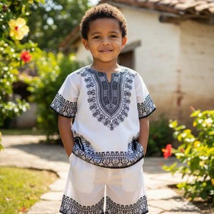 Conjunto de pelele Dashiki para niños, conjunto de camisa y shorts con estampado africano, atuendo bohemio de verano, ropa para festivales, ropa étnica informal de playa. imagen 2