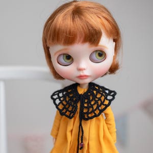 Halloween Spiderweb Collar for Blythe Doll, Black Crochet Capelet, Gothic Doll Accessory, Witch Costume, Halloween Outfit