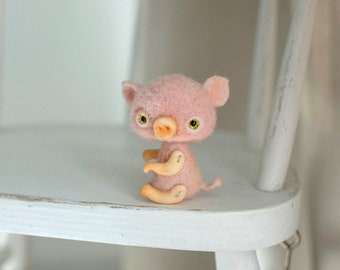 Felted pig blythe doll friends, miniature funny little pet pig, collectible toy, lovely pig gift