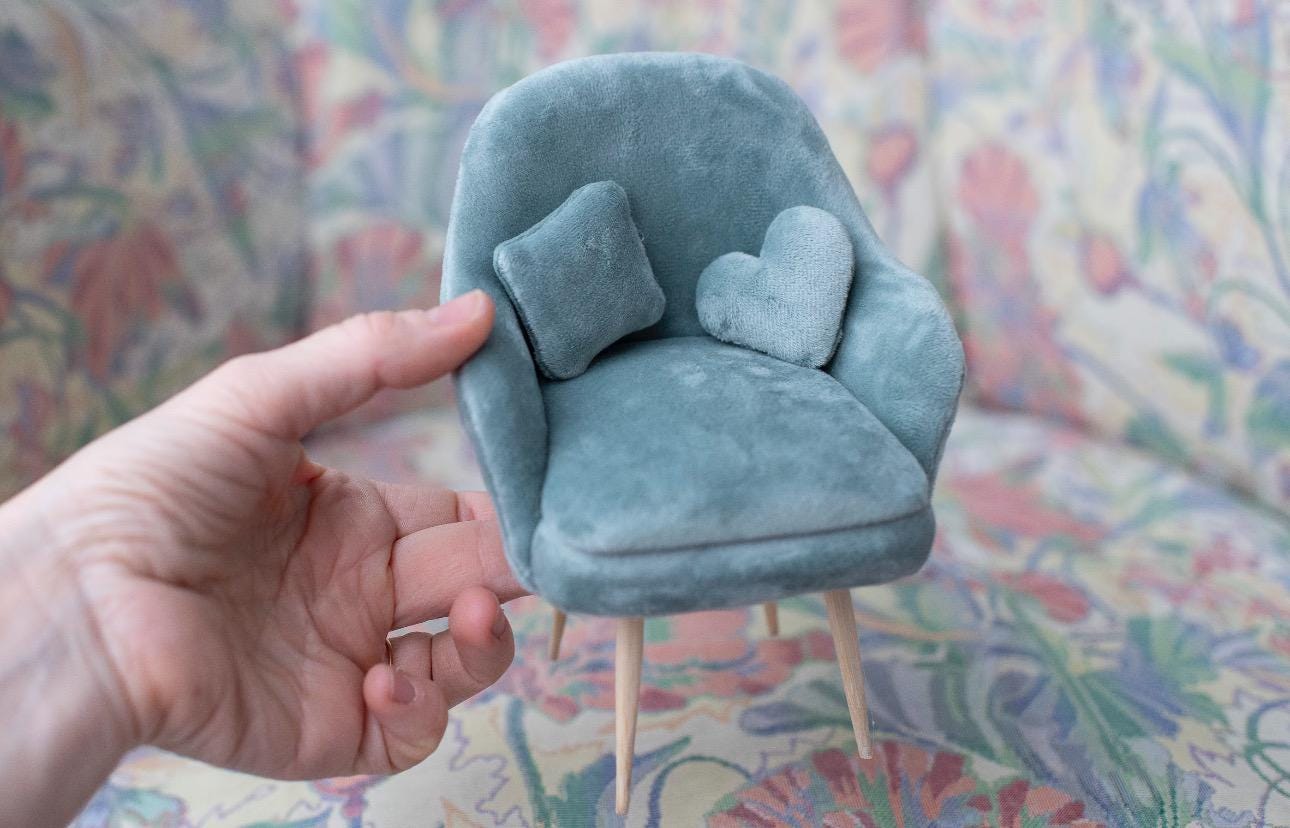 1:6 scale doll chair , Blythe doll, Barbie, ooak doll Armchair made  of  velvet. Dollhouse furniture. Only the chair without the dog.