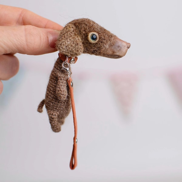 Miniature felted  Dachshund dog on a leash, Blythe Doll Pet, accessories