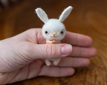 Blythe pet rabbit  Dollhouse miniature animals Tiny toy Felt Bunny Mini sculpture animals  Animal miniature