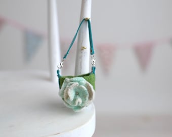 Miniature Felted Rose Bag: Blythe Doll Accessory