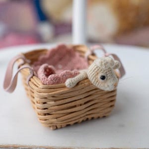Zestaw miniaturowy biały królik + wełniany koc + kosz, zabawka dla lalki Blythe, filcowany króliczek, piękny prezent, zabawka kolekcjonerska