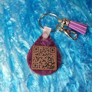 Keychain: w/QR code (NFC optional)