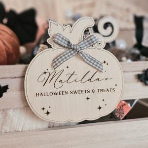 Personalised Pumpkin Wooden ‘Boo Basket’ Gift Tag – Halloween Basket – Wooden Keepsake – Spooky Gift