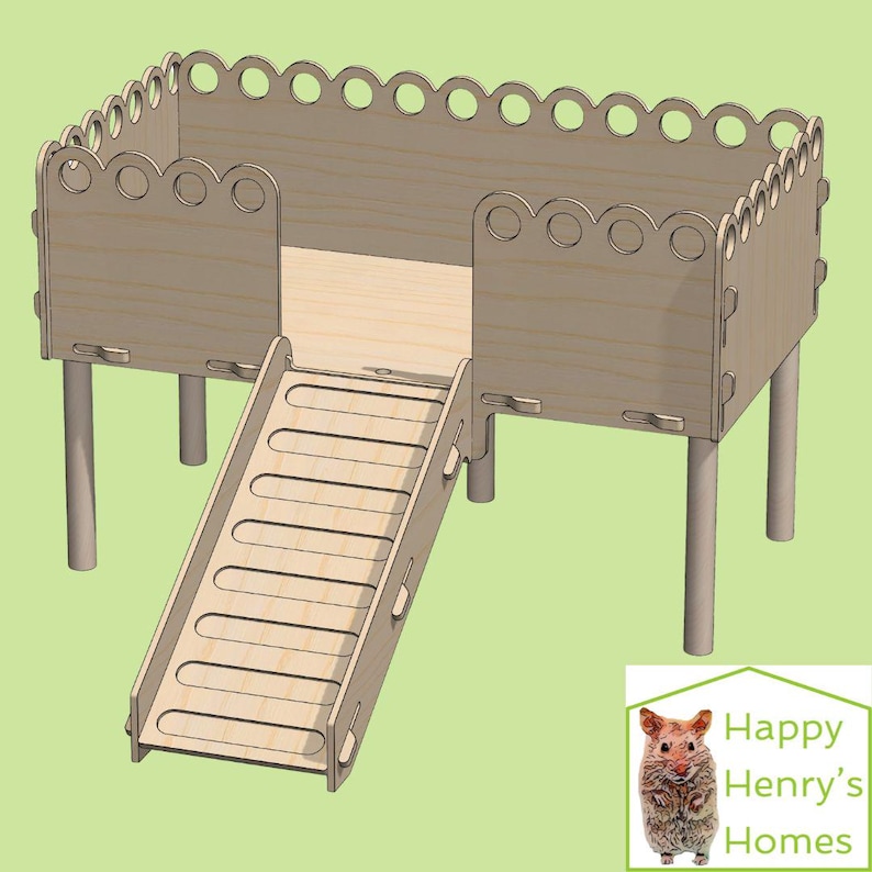 Puede incluir: Una casa de h&aacute;mster de madera clara con una rampa y bordes festoneados decorativos. La estructura elevada tiene cuatro patas y una entrada recortada. La casa est&aacute; dise&ntilde;ada para mascotas peque&ntilde;as y presenta un acabado de madera natural.