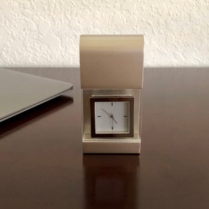 Vintage skrivbordsklocka, visitkortshållare, elegant silverfärgad skrivbordsset