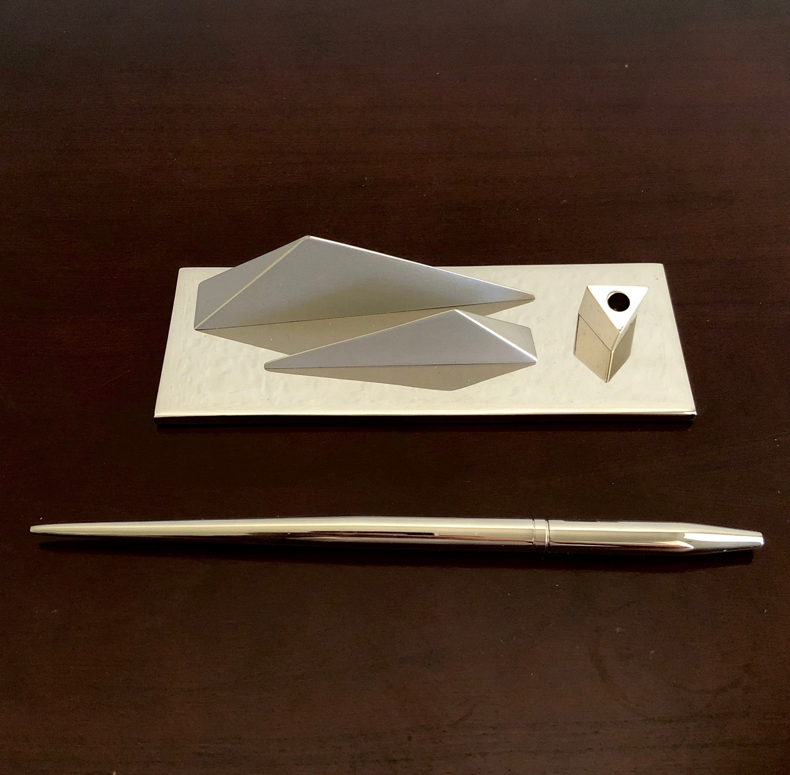 TRADITIONAL DESK CARD HOLDER
