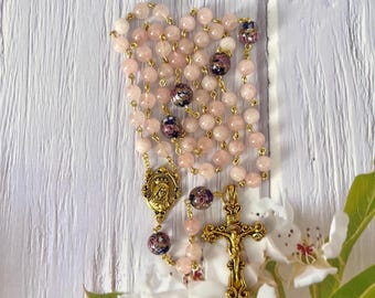 Rosario católico hecho a mano con piedras preciosas, color rosa, azul marino y dorado