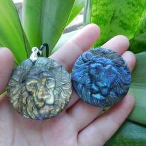 rainbow labradorite. carved lion pendant. gemstone craft lion. handcrafted fox necklace. fox jewelry. lion pendant. labradorite carving