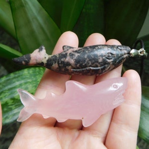 shark crystal. carve stone pendant.  crystal carving shark. gemstone carved shark pendant.fetish Stone shark spirit. crystal shark