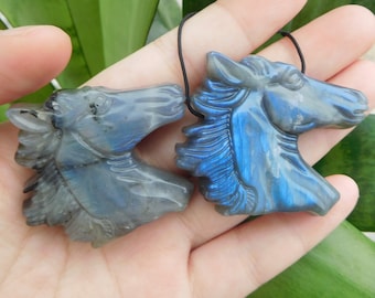 Carved horse head. horse jewelry. labradorite horse necklace. horse head charm. semi gemstone carft horse necklace. unisex horse charm