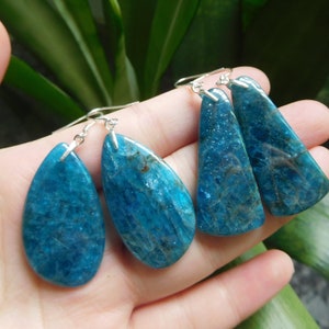 lange Ohrringe. blaue Apatit Ohrringe. zierliche Ohrhänger. blaue Ohrringe. handgefertigte Ohrringe. S925 Silber Ohrring. Tropfen Ohrringe. Apatit schmuck