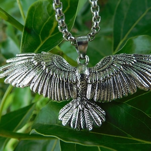 Collar de águila. Joyería de águila tallada en aleación. Collar de animales hecho a mano. encanto animal. Regalos de cuento de hadas. Collar de pájaros. Amuleto de cuervo. águila