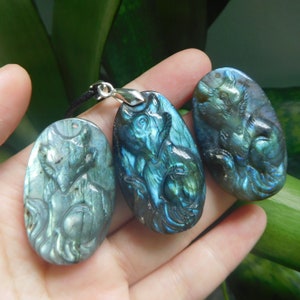 thanksgiving day gift. carved fox pendant. gemstone craft fox. handcrafted fox necklace. fox jewelry. fox pendant. labradorite carving