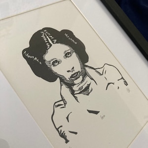 Leia: Portrait von Carrie Fischer als Prinzessin Leia in dem Science Fiction Klassiker von Star Wars aus dem Jahr 1977