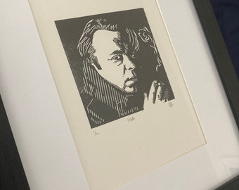 Hitch: ritratto intagliato e stampato a mano del defunto autore e giornalista Christopher Hitchens.