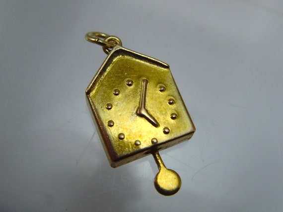 Vintage 1950s 9ct gold  " Wall Clock  charm - image 1
