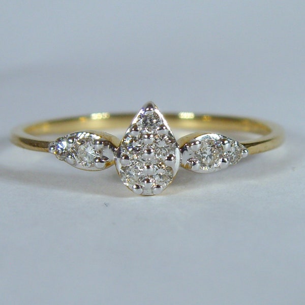 Vintage Diamond 9ct gold ring