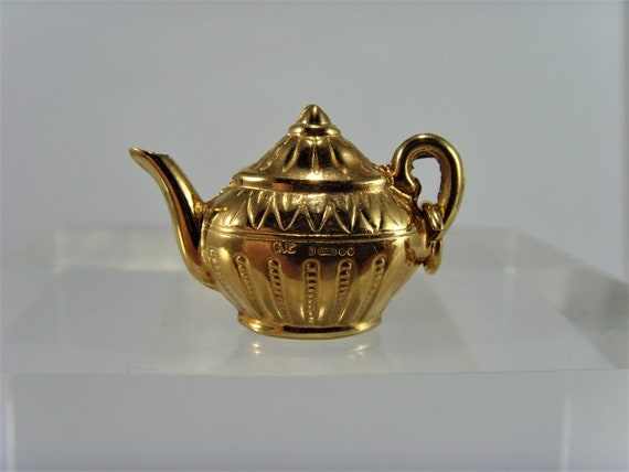 Vintage 1960s 9ct gold "Teapot" Charm - image 2