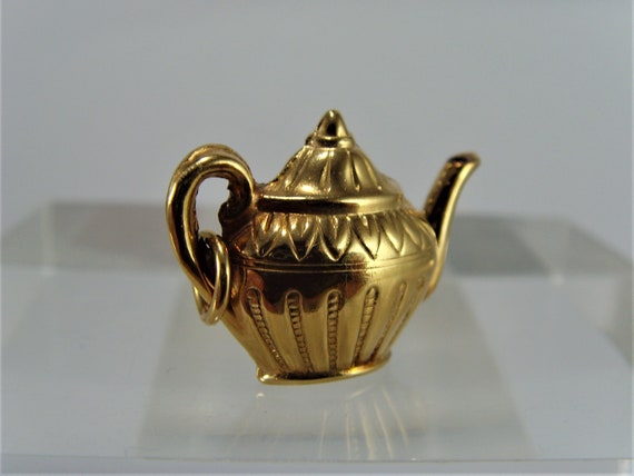 Vintage 1960s 9ct gold "Teapot" Charm - image 3