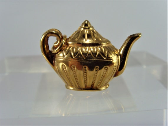 Vintage 1960s 9ct gold "Teapot" Charm - image 1