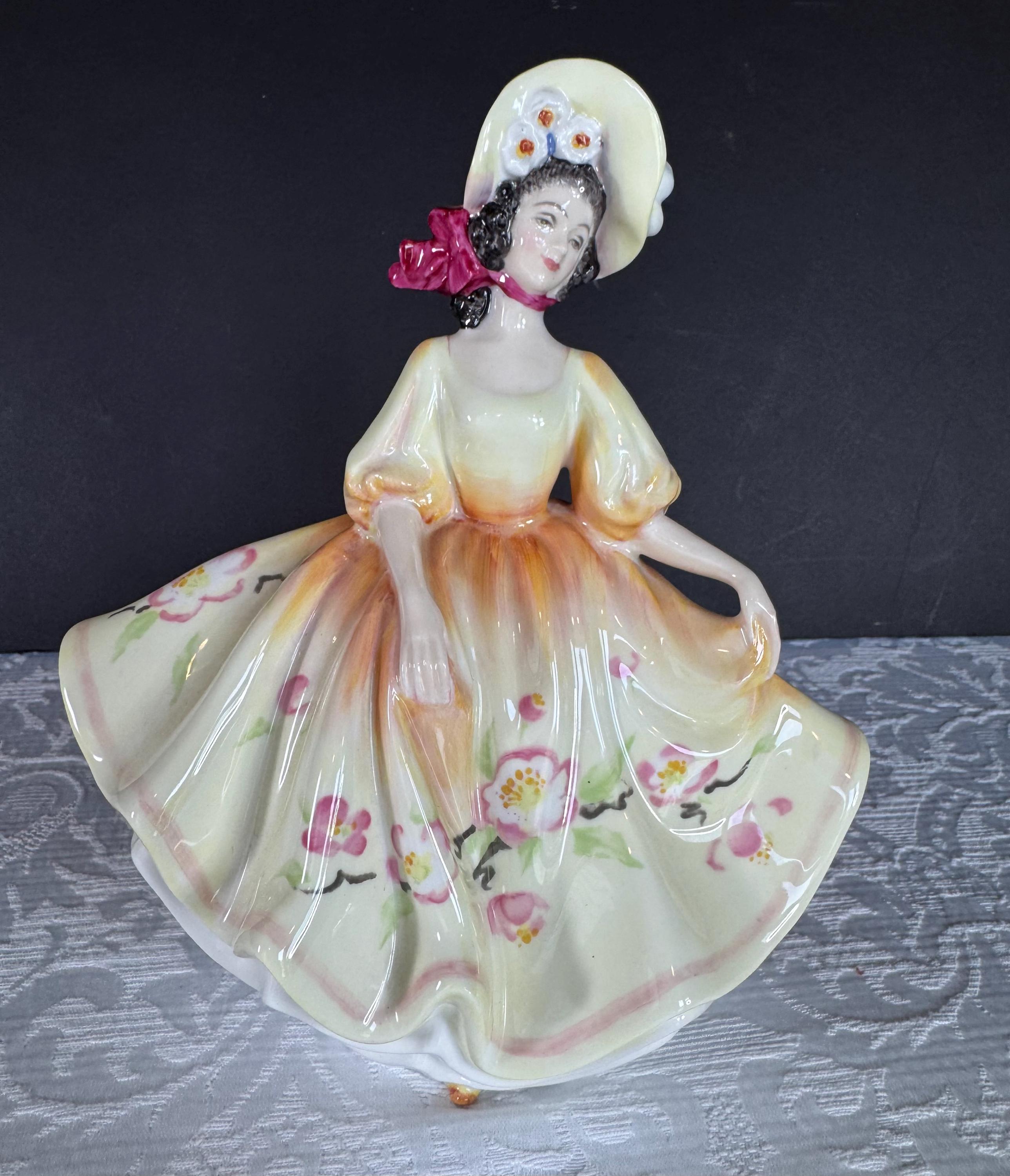 ロイヤルドルトン 希少 サンデイベスト 人形 HN 2206 シリアル入り 1978 Royal Doulton Figurine SUNDAY BEST HN 2206 - Etsy