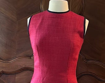 Vintage 60s Raspberry pink shift dress with navy blue trim Size S / M
