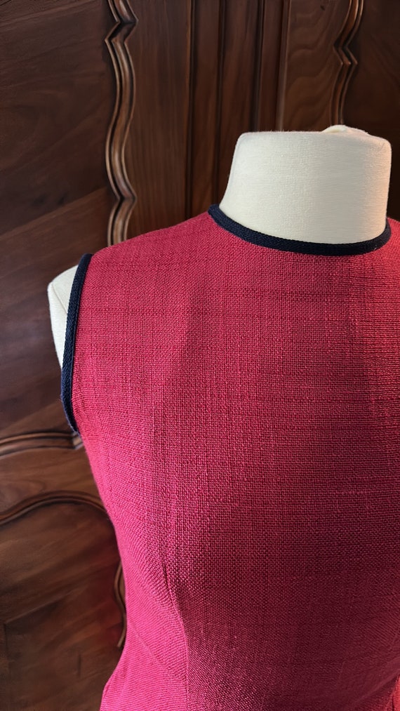 Vintage 60s Raspberry pink shift dress with navy … - image 2