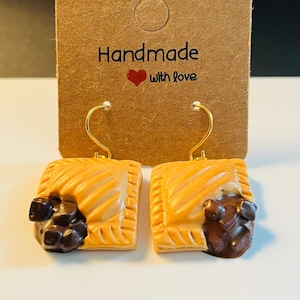 Steak bake earrings, polymer clay earrings, food earrings, miniature food earrings, novelty earrings, cute earrings, pastry earrings