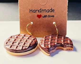 Digestive biscuit earrings, polymer clay earrings, food earrings, miniature food earrings, chocolate digestive earrings, cute earrings