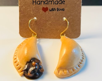 Cornish Pasty Ohrringe, Polymer Clay Ohrringe, Food Ohrringe, Empanada Ohrringe, Neuheit Ohrringe, süße Ohrringe, Gebäck Ohrringe