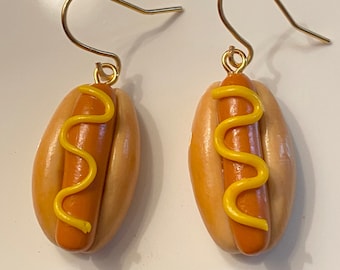 Hot dog earrings, polymer clay earrings, food earrings, miniature food earrings, novelty earrings, cute earrings, sausage  earrings