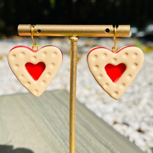 Jammie Dodgers earrings, polymer clay earrings, food earrings, Valentines gift, heart earrings, cute earrings, biscuit earrings