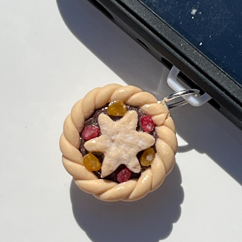 USB-C charm, usb dust plug, usb-c dust charm, phone charm, bookish charm, miniature food charm, polymer clay charm, kindle charm Mince pie