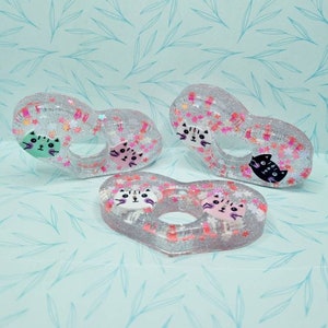 Kitty Thumb Page Resin Holder