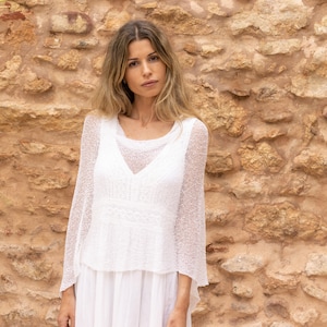 Poncho estivo Boho bianco, copri abito hippie See through Ibiza, poncho bianco Boho per donne, poncho estivo lavorato a maglia, regalo hippie chic immagine 7